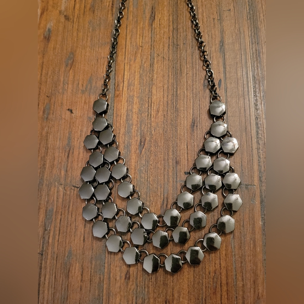 Hexagonal Bibb Statement Necklace